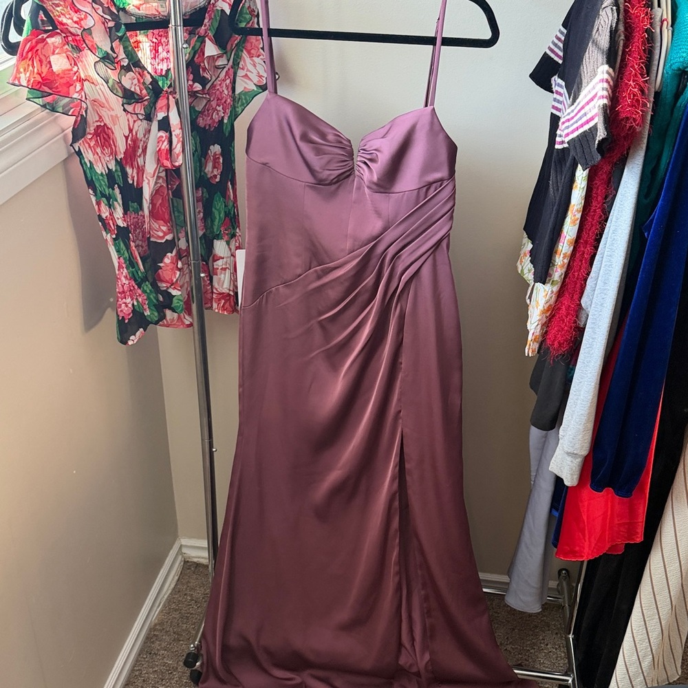 Elegant Mauve Satin Spaghetti-Strap Evening Dress NWT with Slit